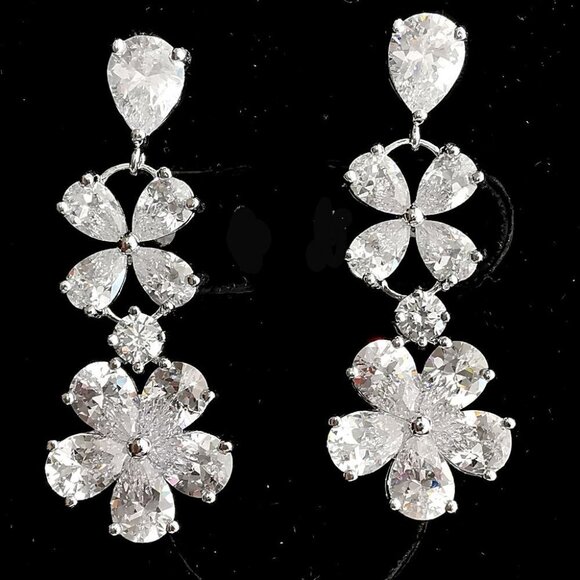 NWT Silver CZ daisy drop gala earrings - Picture 2 of 4